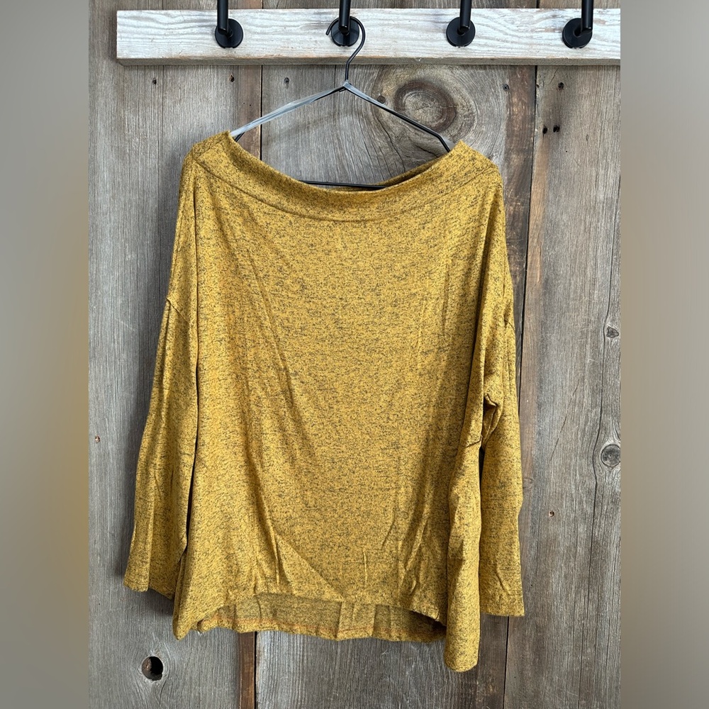 Fantastic Fawn Off The Shoulder Sweater in Mustard Yellow Size Small